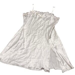 VICTORIA SECRET White Satin Lace Bow Slip Camisole Asymmetrical Babydoll Dress M